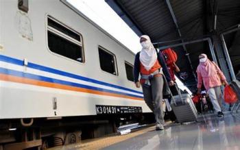 Penumpang Kereta Wajib Tes PCR, Begini Isi Surat Edarannya
